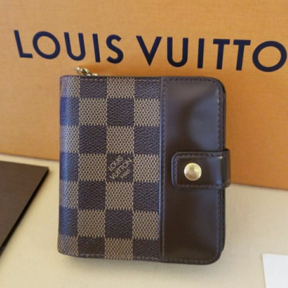 ❤SOLD!❤ Louis Vuitton Damier Ebene wallet